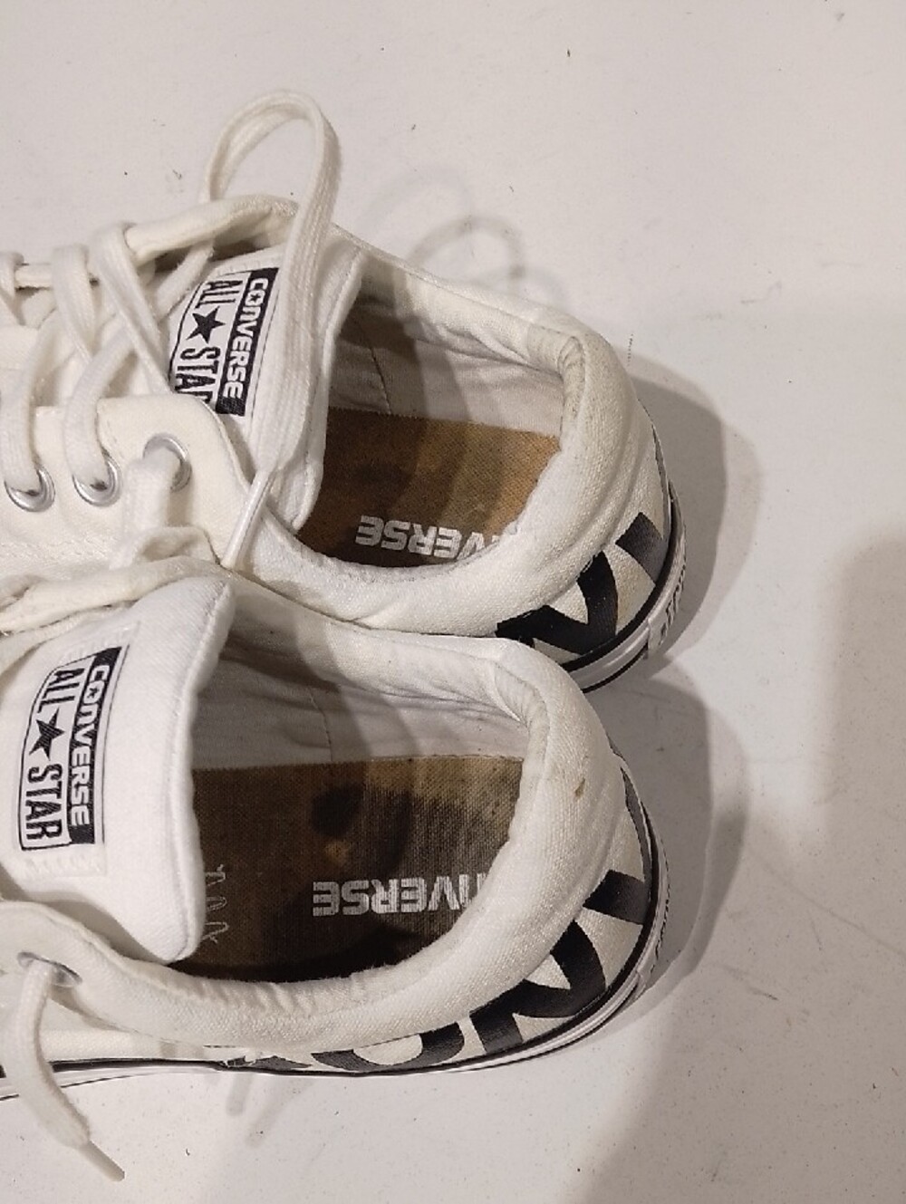 Converse White Low-Top Canvas Sneakers with Black Accents - Picture 4 of 7